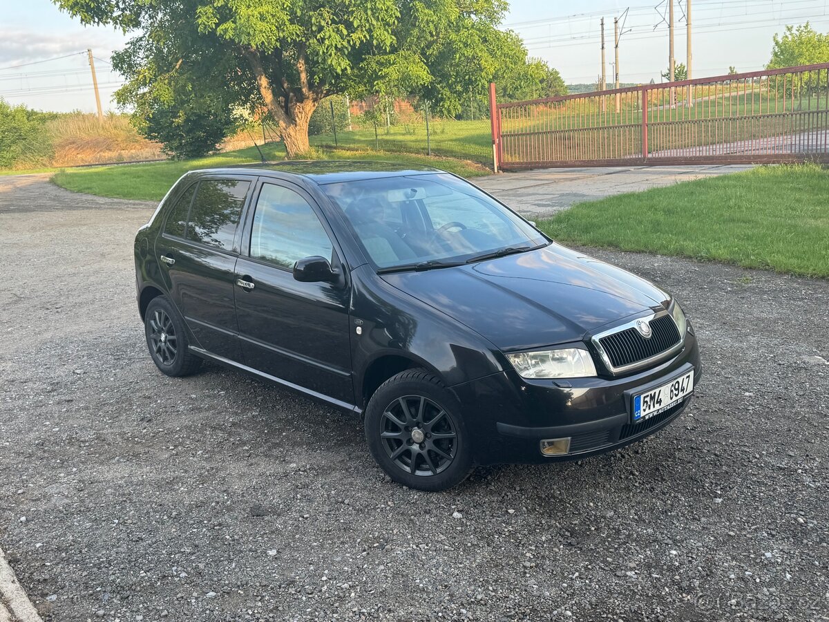 Škoda Fabia 1.4 16v Klimatizace, Vyhřívaná sedadla, Tažné
