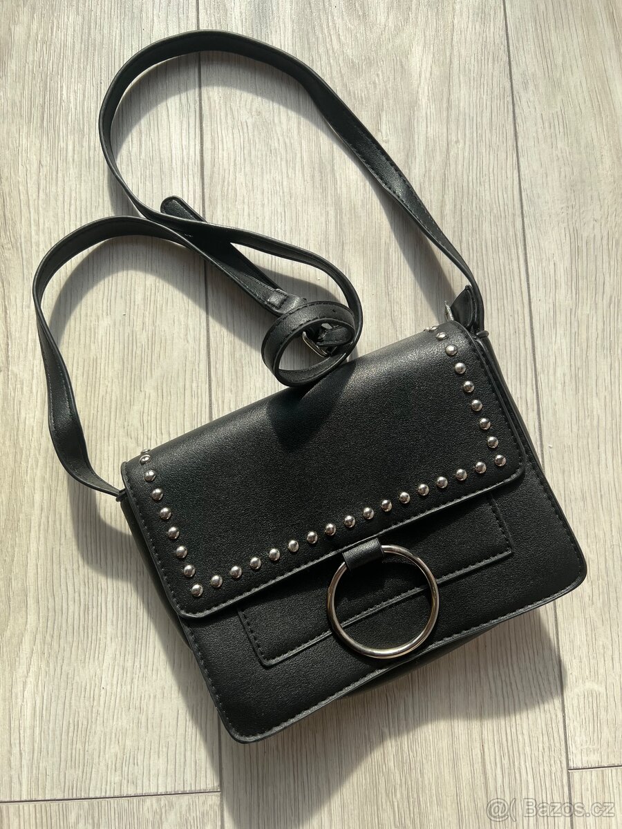 Černá crossbody