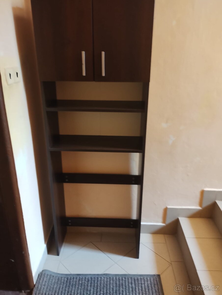 Koupelnový set-skříňka a zrcadlo