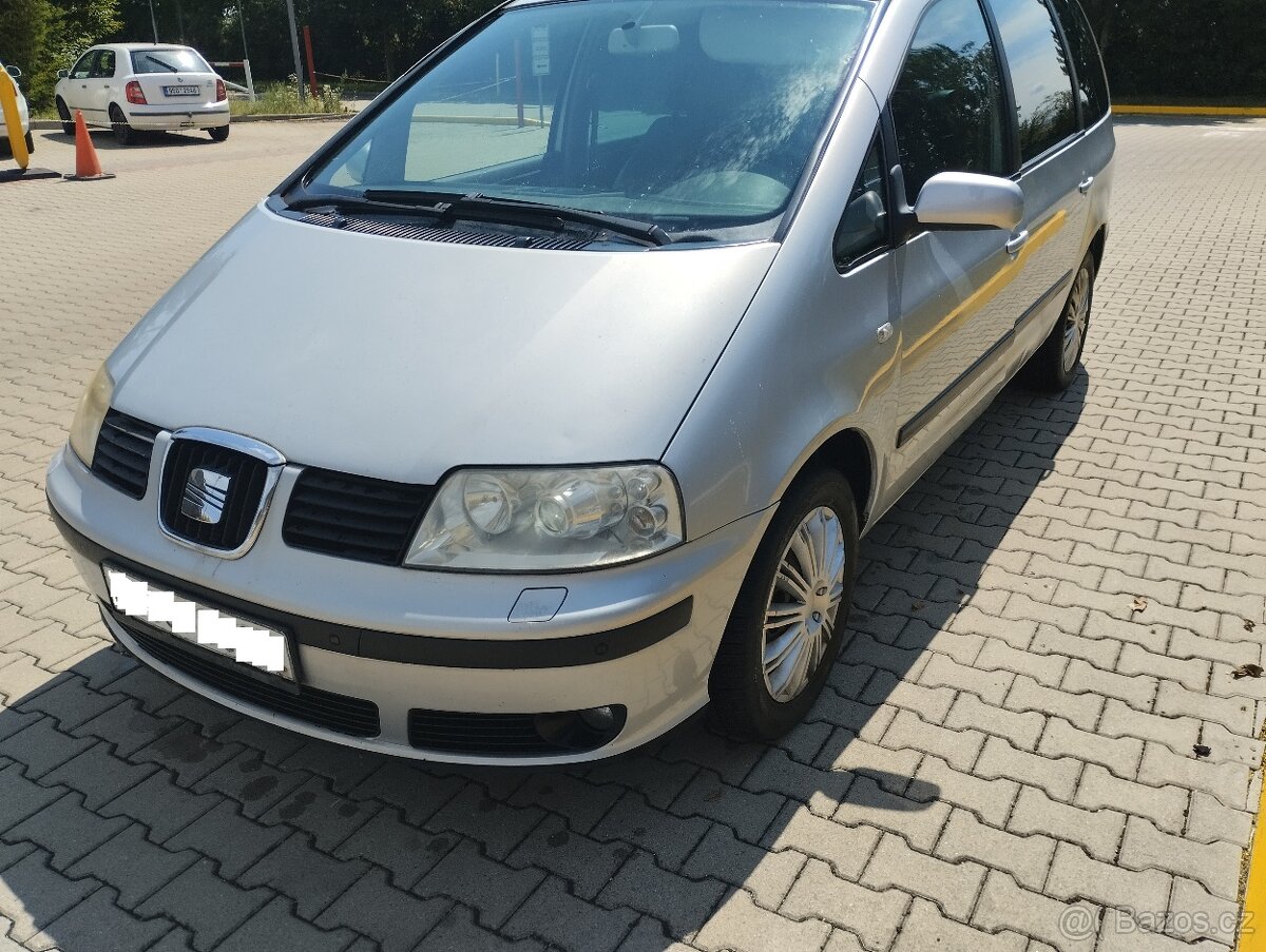 SEAT ALHAMBRA 2,8 VR6 , 7 místne r.v.2003