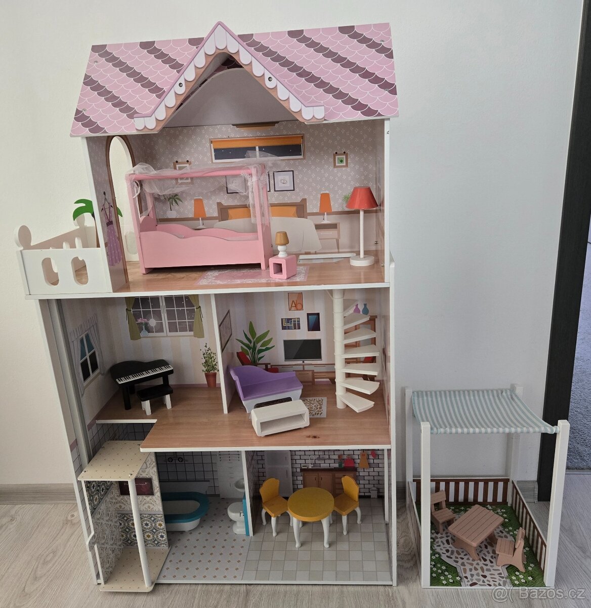 Prodám domeček pro panenky