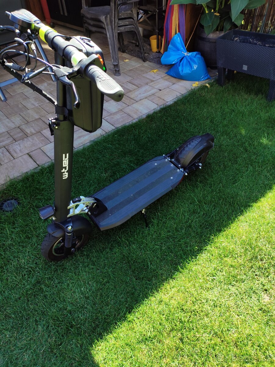 Elektro koloběžka W-tec 700W/ 10"