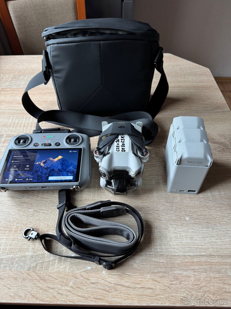 DJI Mini 4 Pro Fly More Combo