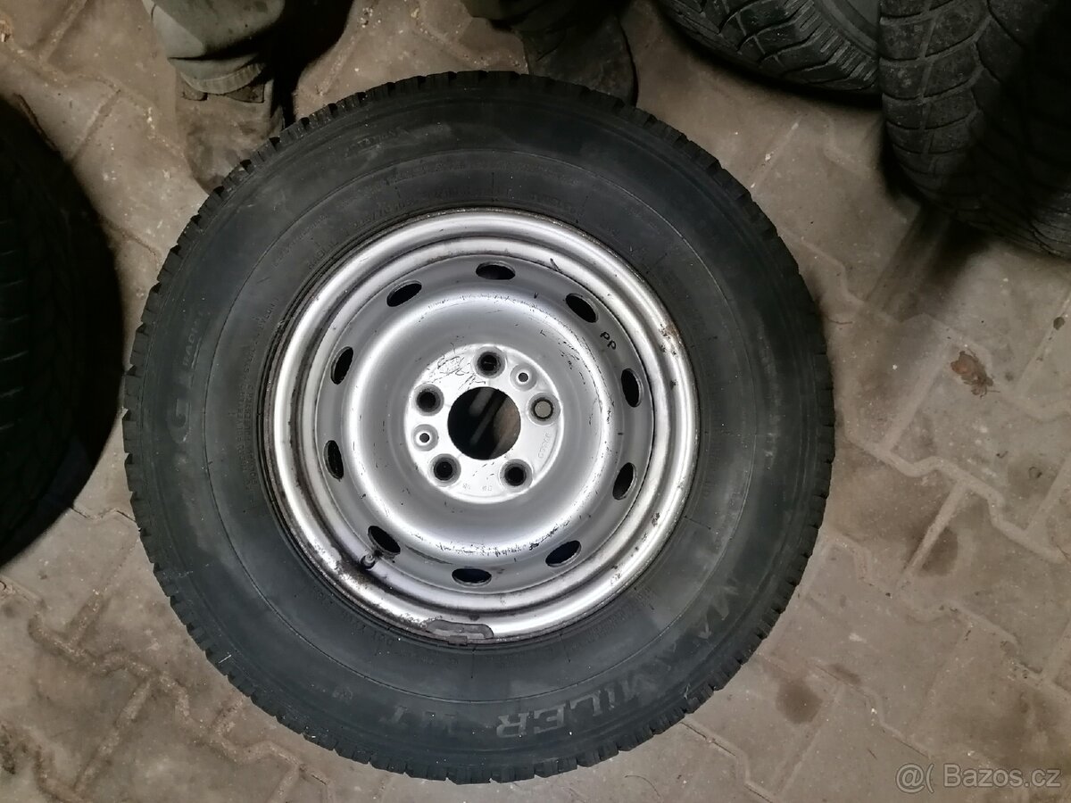 Kola Iveco 225/70 R15C