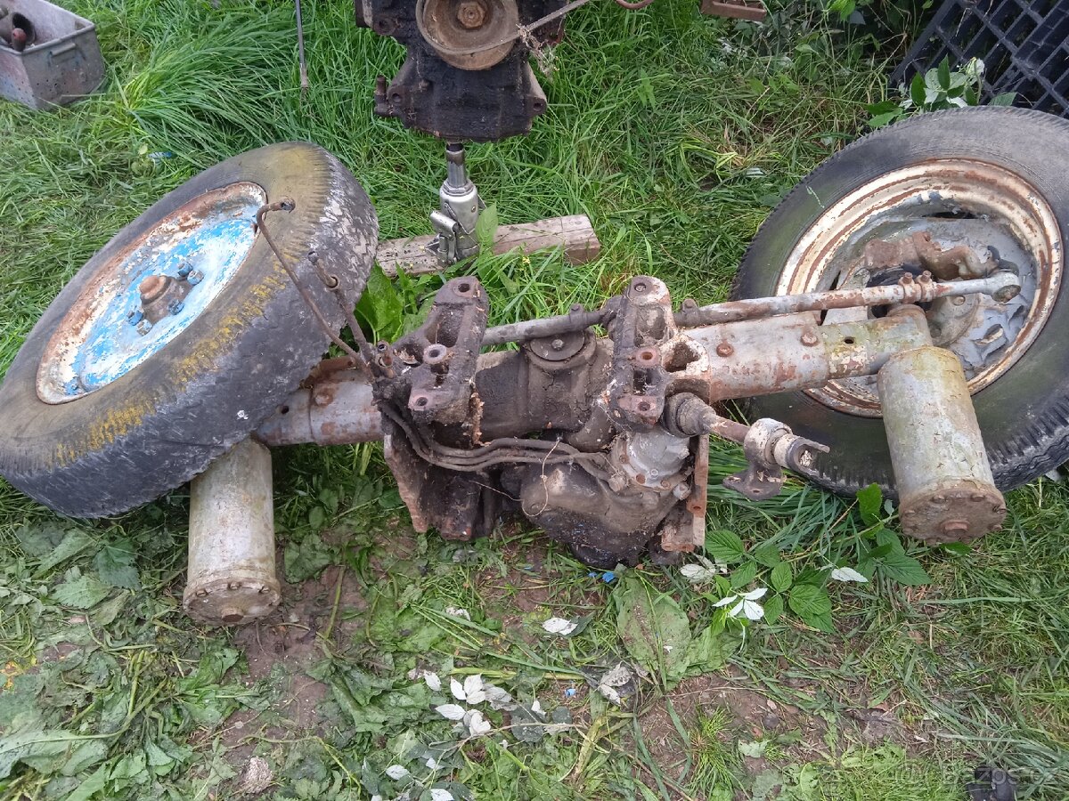 Prodám přední nápravu na Zetor Crystal