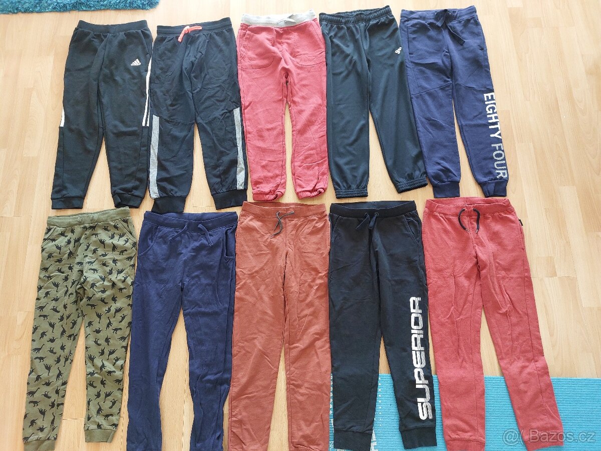 Tepláky, tepláčky 140 a 146, některé nové