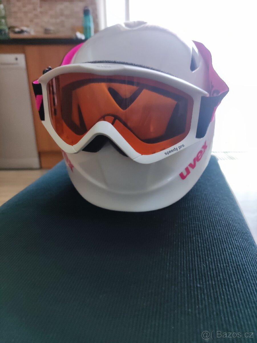 Dětská dívčí helma Uvex