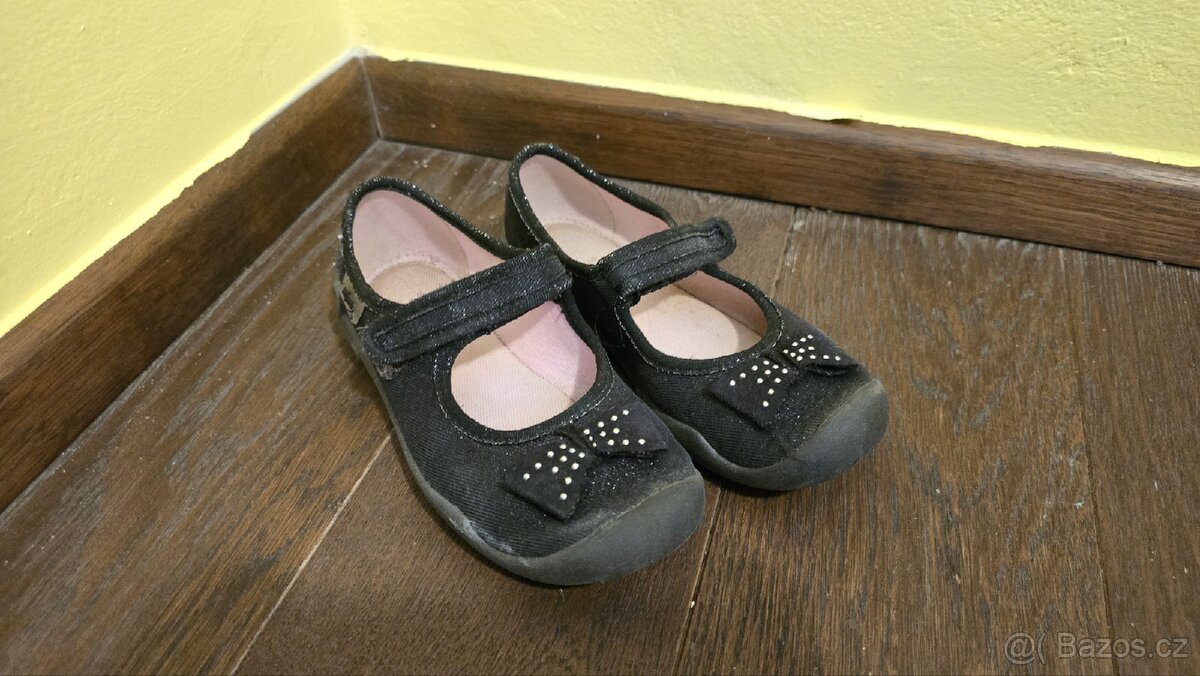 Befado dětské baleríny s flitry a mašlí velikost 27

