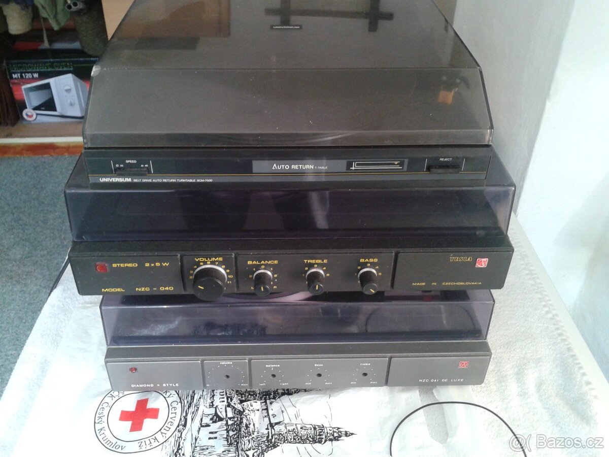 gramofony NZC 040, NZC 041, Universum