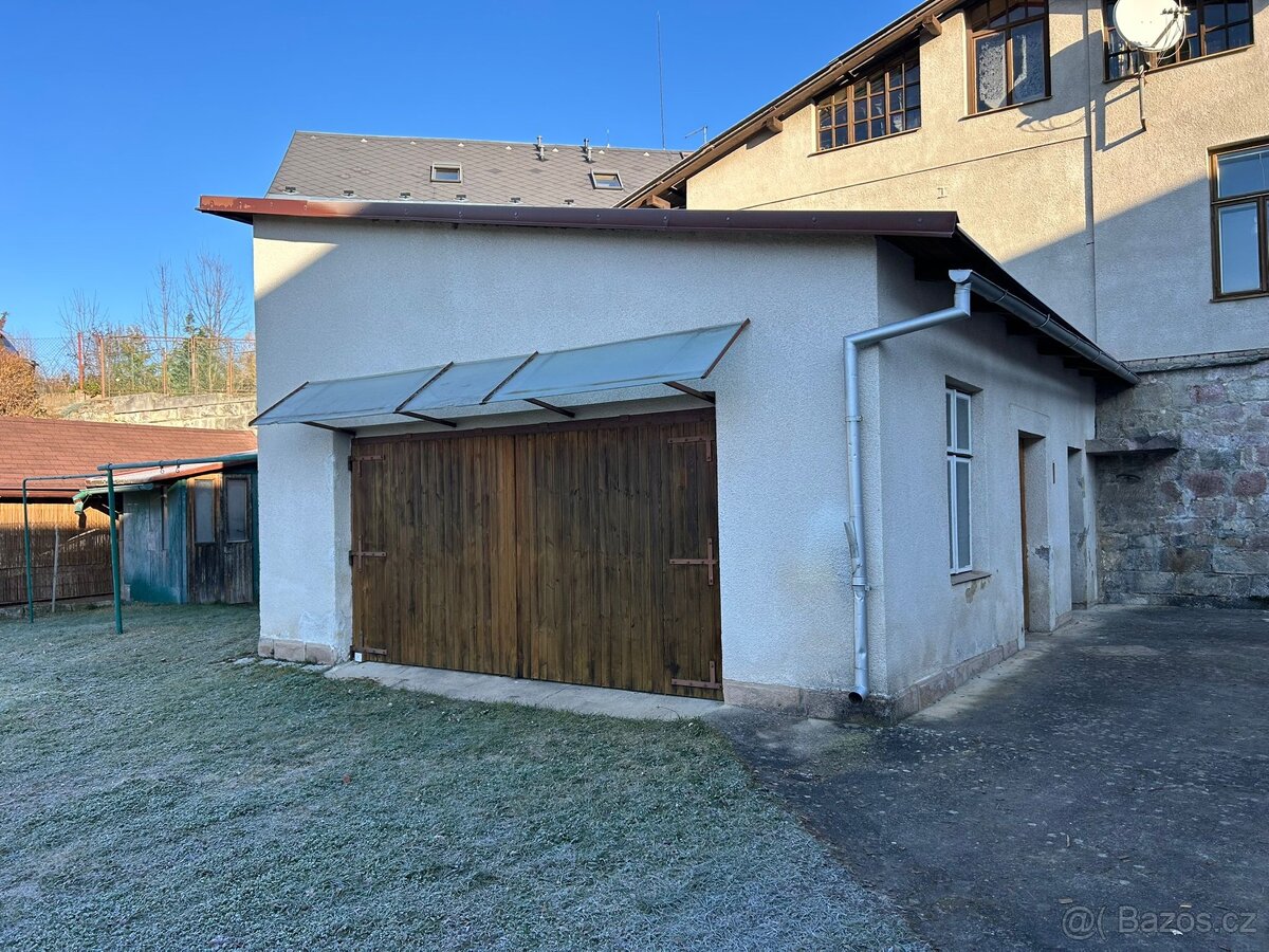 Pronajmu dvougaráž Rovensko pod Troskami