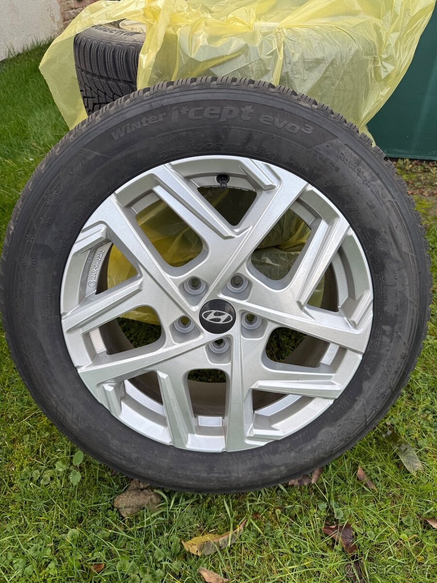 Zimní originální sada Hyundai 215/60 R17