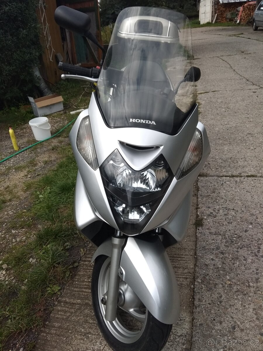 HONDA SILVER WING 600