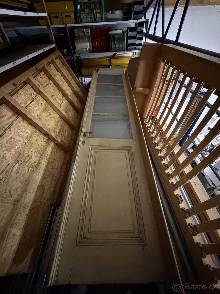 Staré dřevěné dveře