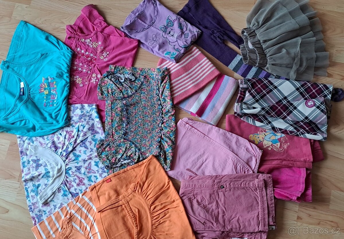 Balík dívčího oblečení na věk 3-6 let, celkem 17 věcí