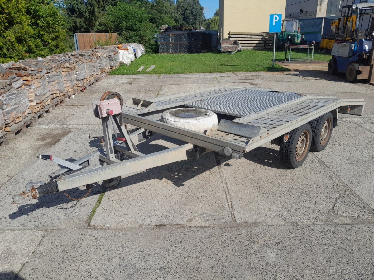 Dvouosý přívěs - přepravník automobilů