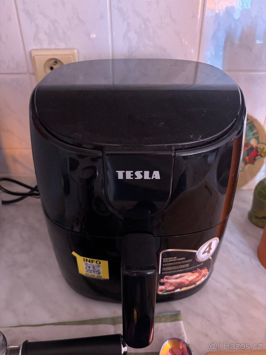 Horkovzdušná fritéza TESLA