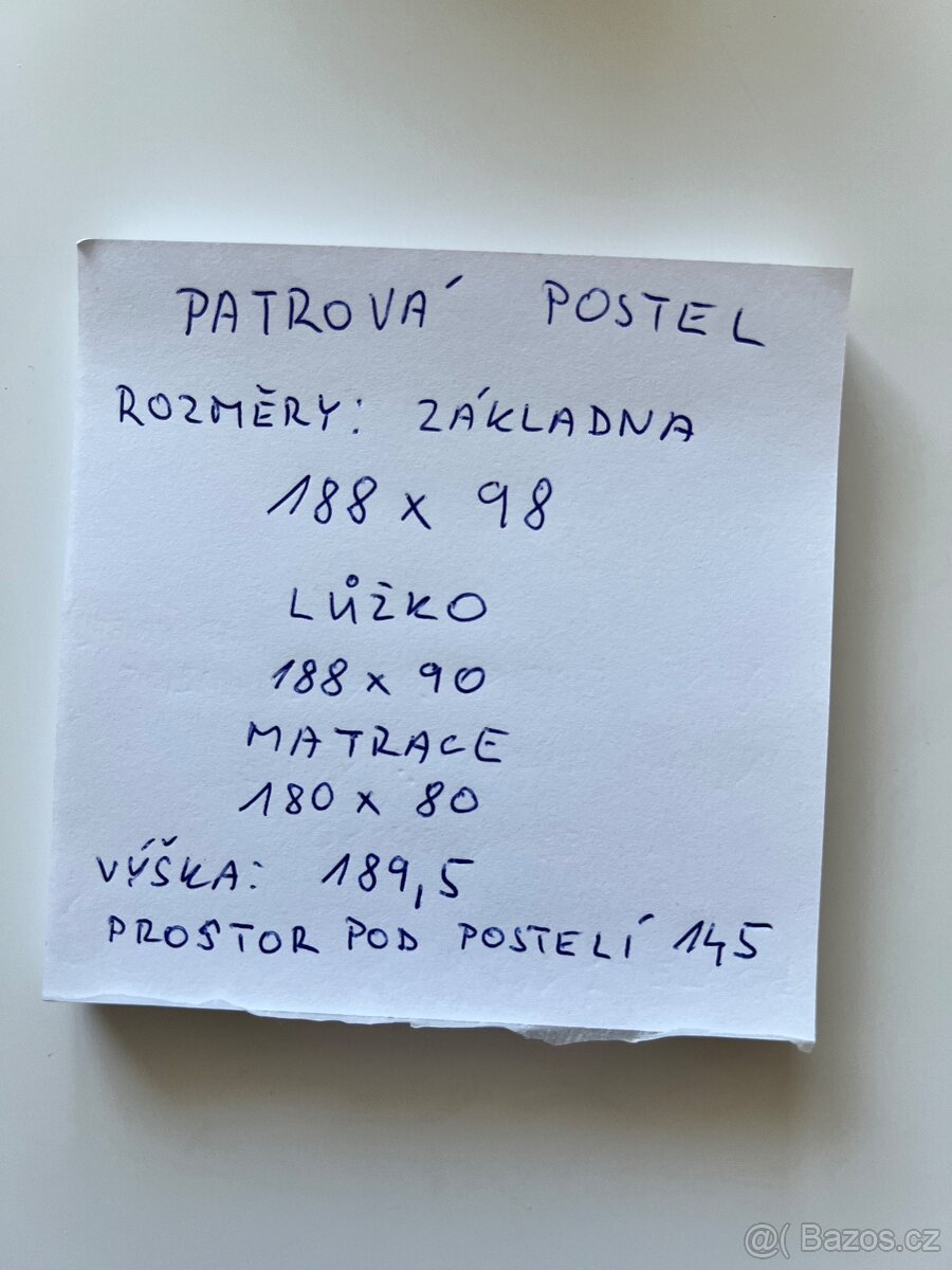 Patrová postel