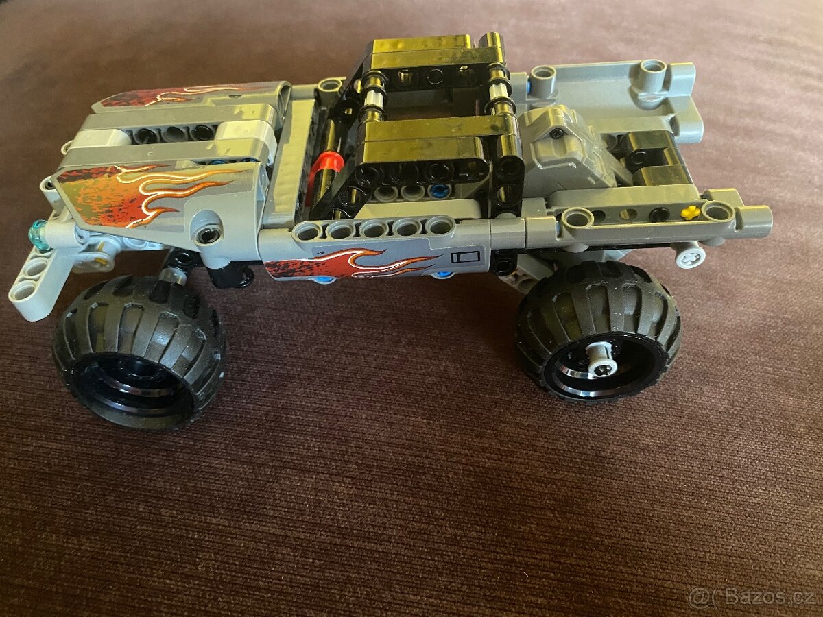 Lego 42090 Technic - Útěk v teréňáku