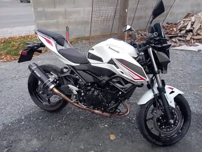 Kawasaki Z400 rok 2023