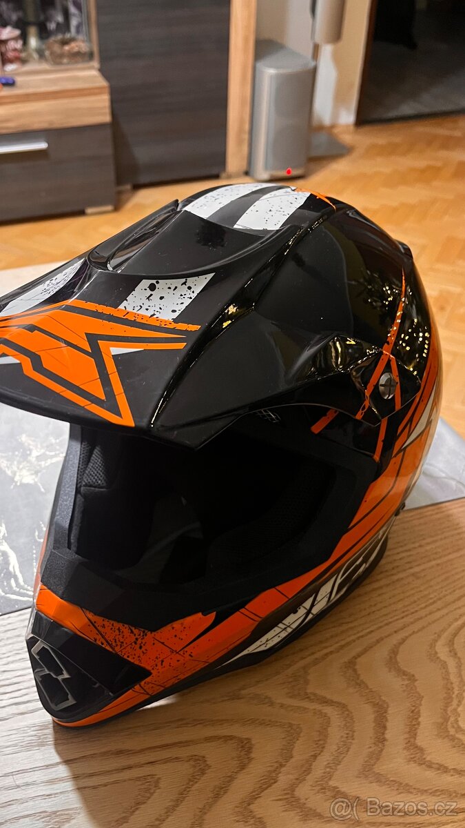 Dětská motokrosová přilba