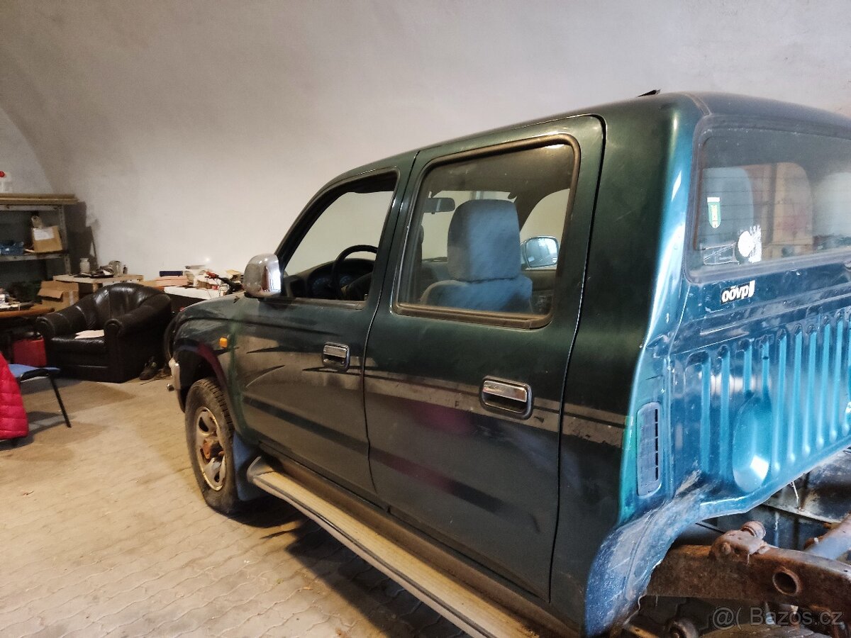 Toyota Hilux 2,4 TD. 66kw r.v 2000