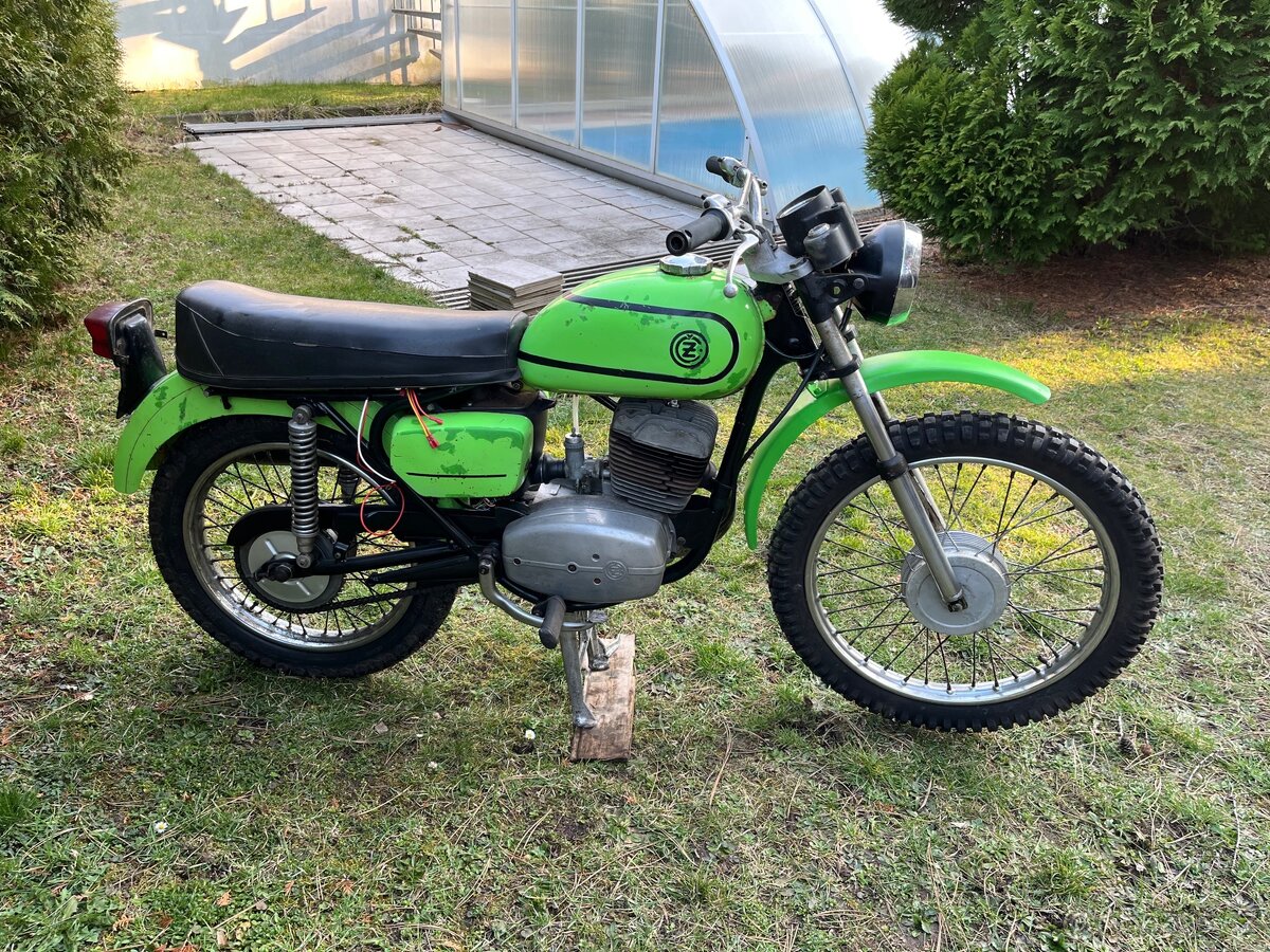 ČZ 125/481 Trail platné doklady