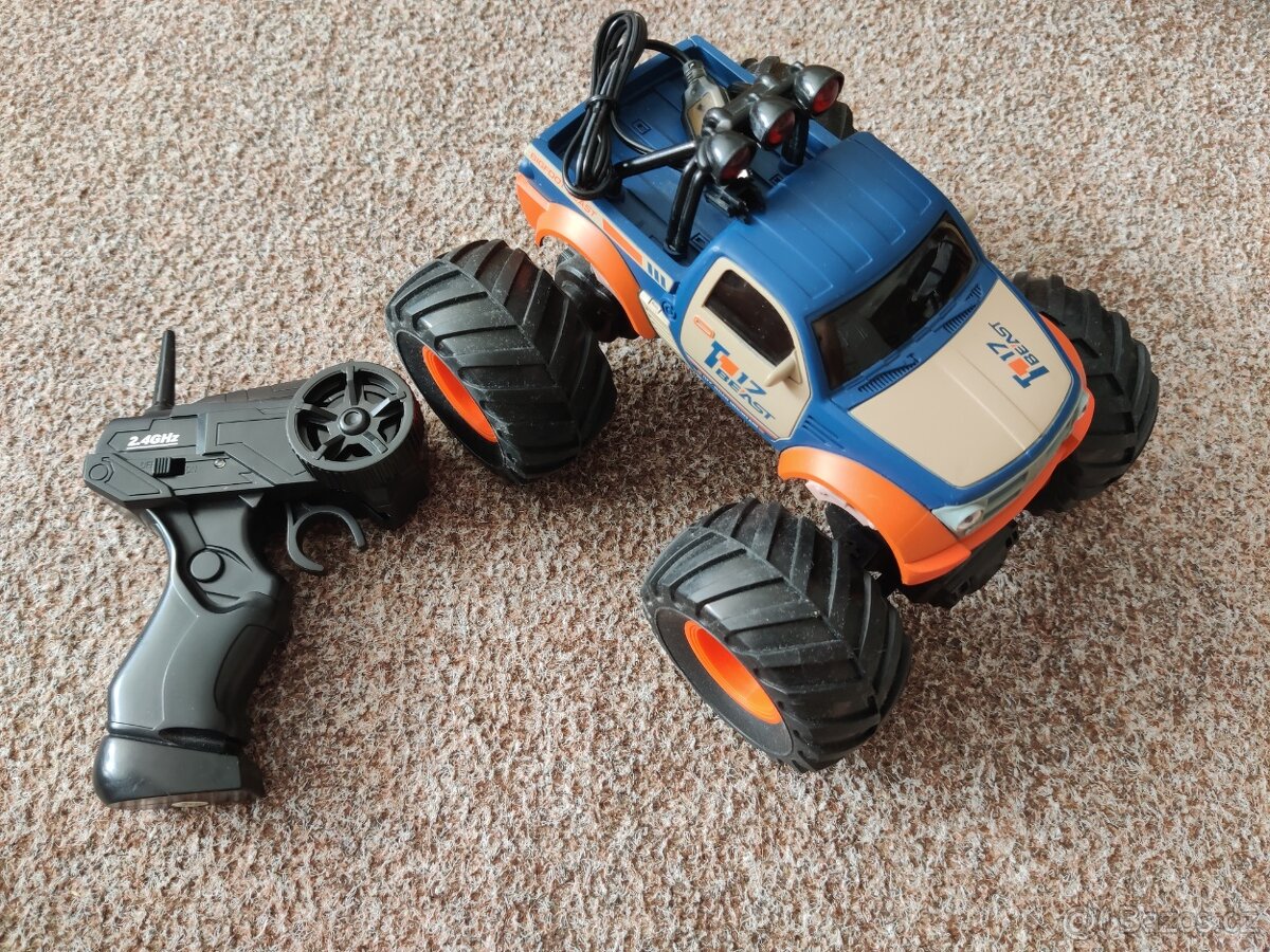 Auto na ovládání monster truck
