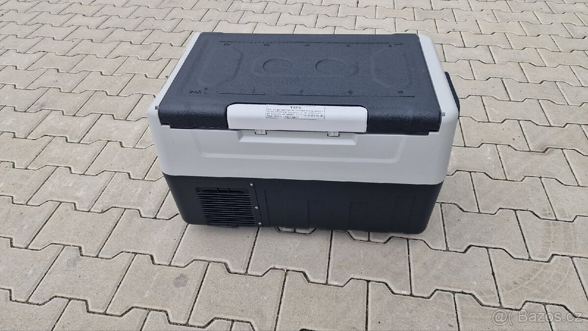 Prodam kompresorová autolednika 35l nova