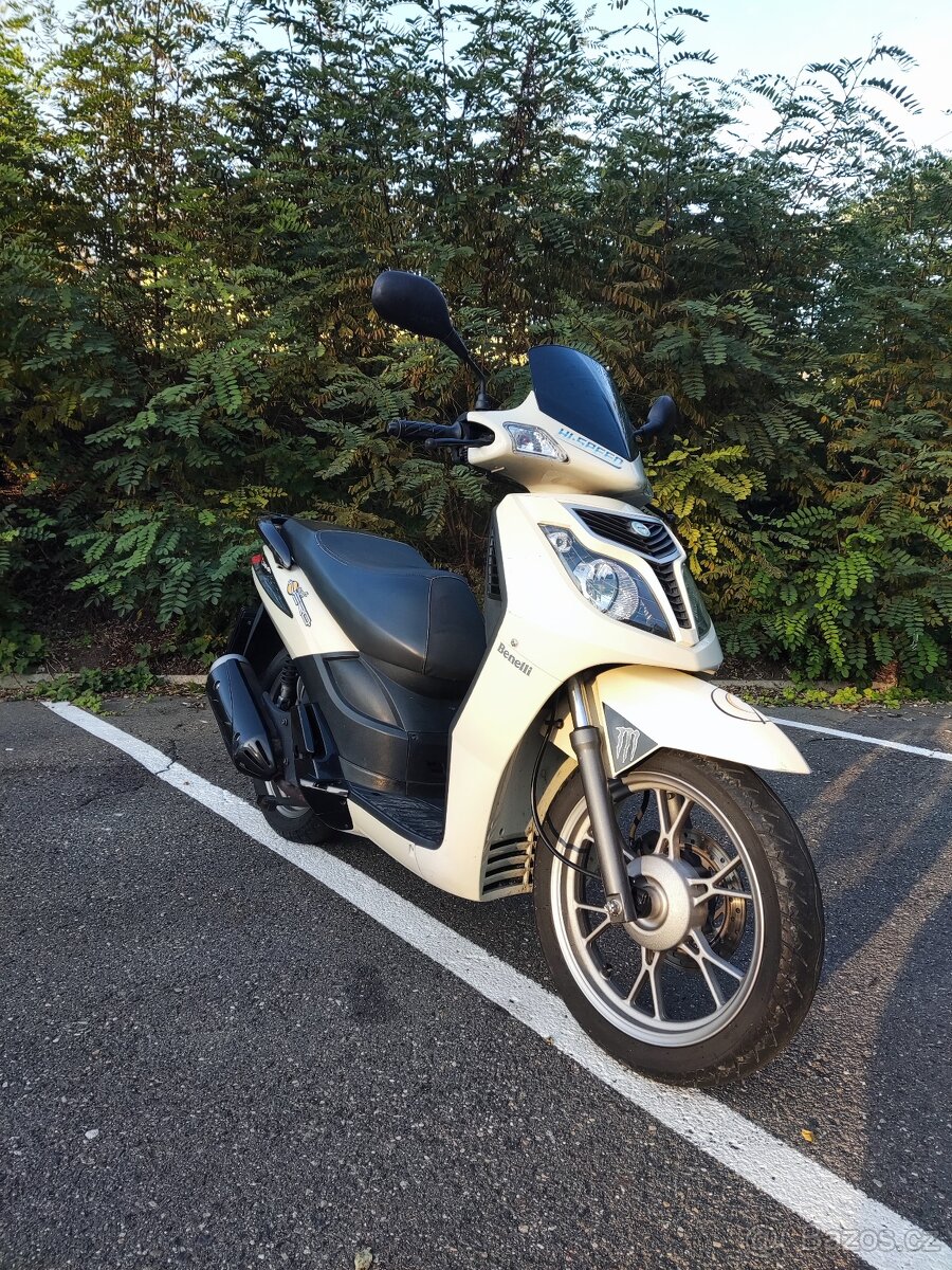 Skútr 125 11kw Benelli