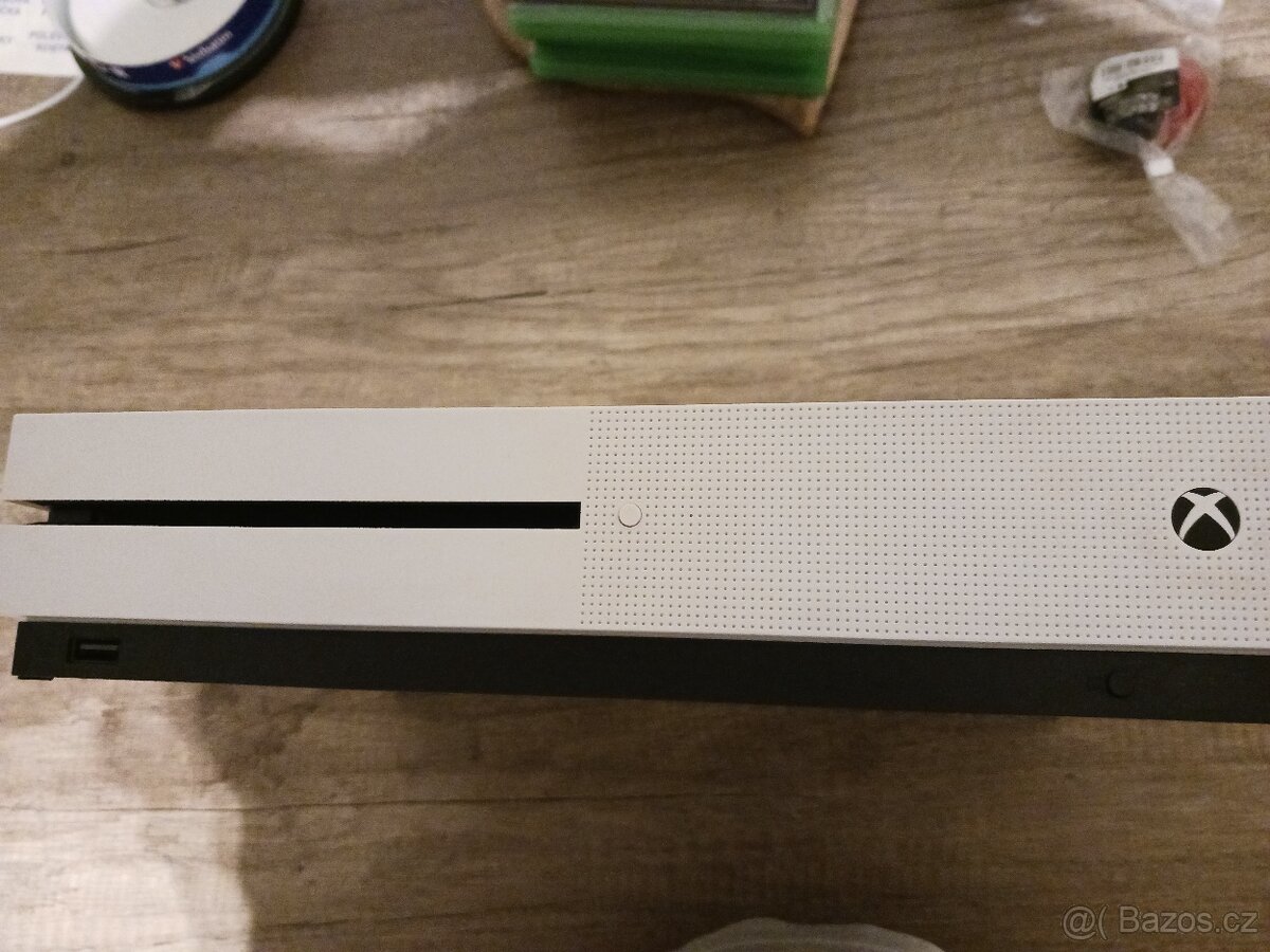 X box One S model 1681