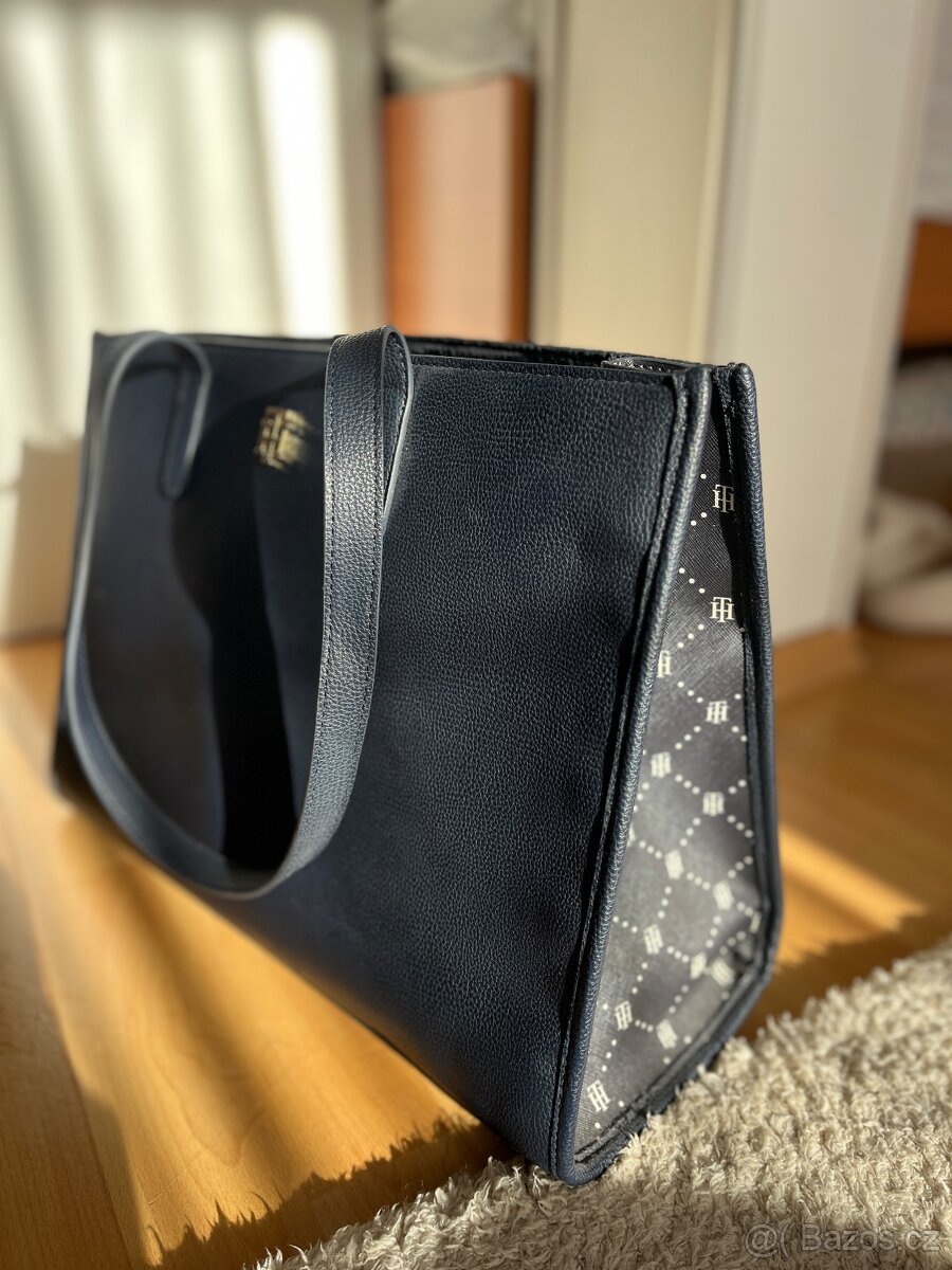 Tommy Hilfiger kabelka