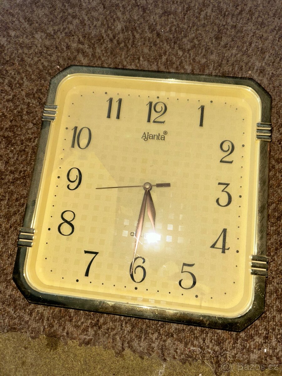 Hodiny Ajanta Quartz