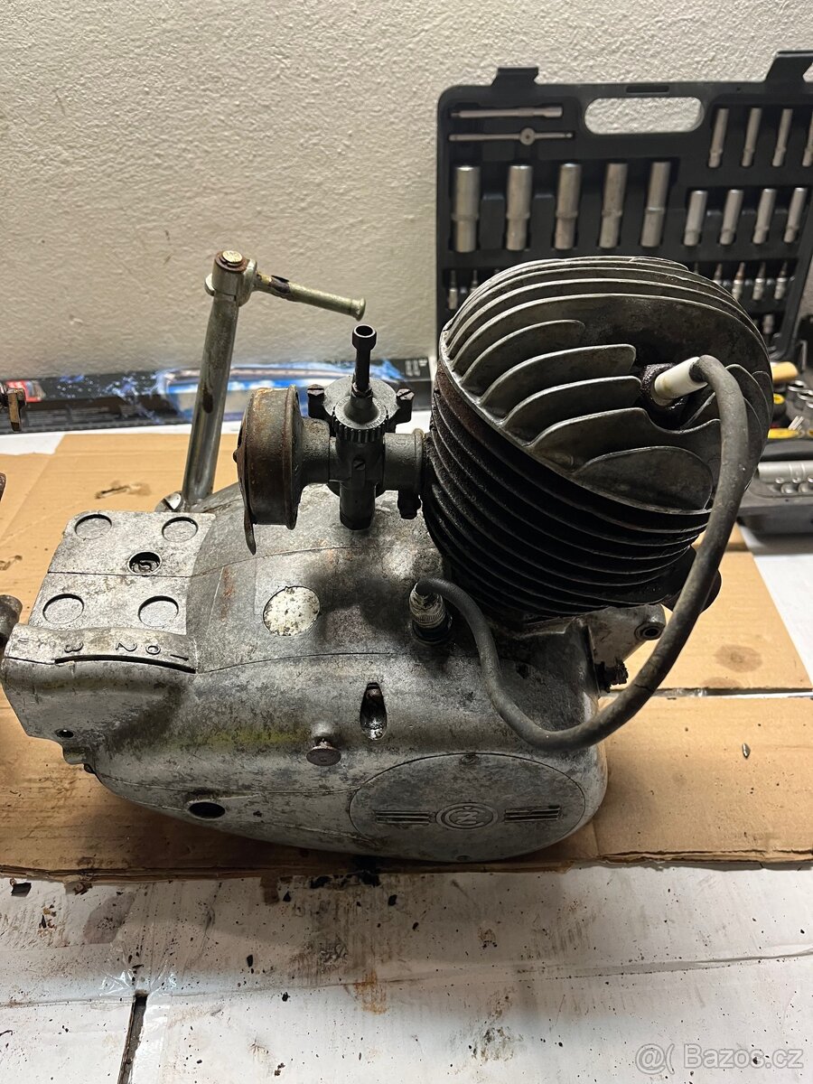 Motor cz 125 T