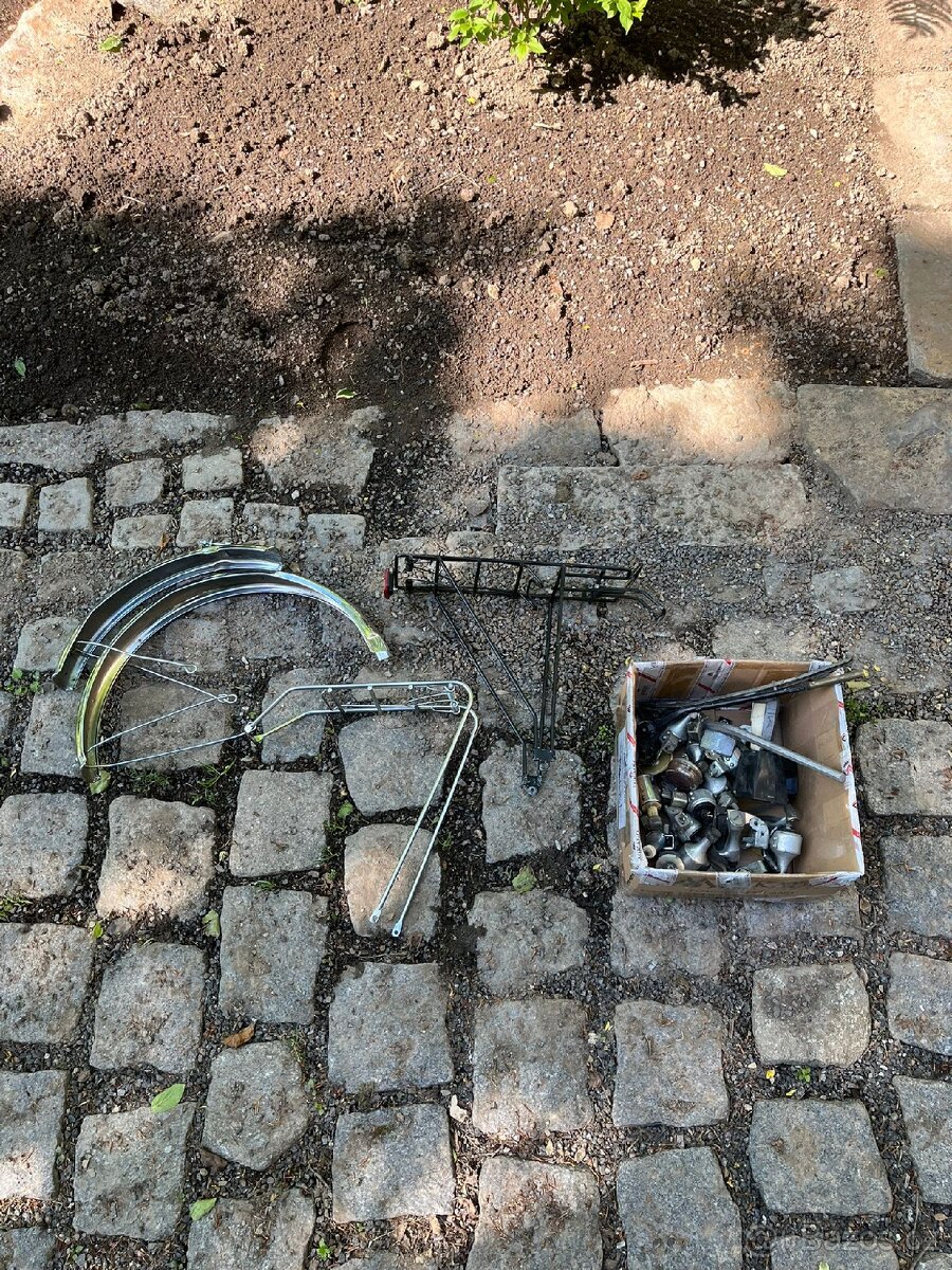 Díly na staré kola favorit skládačka atd