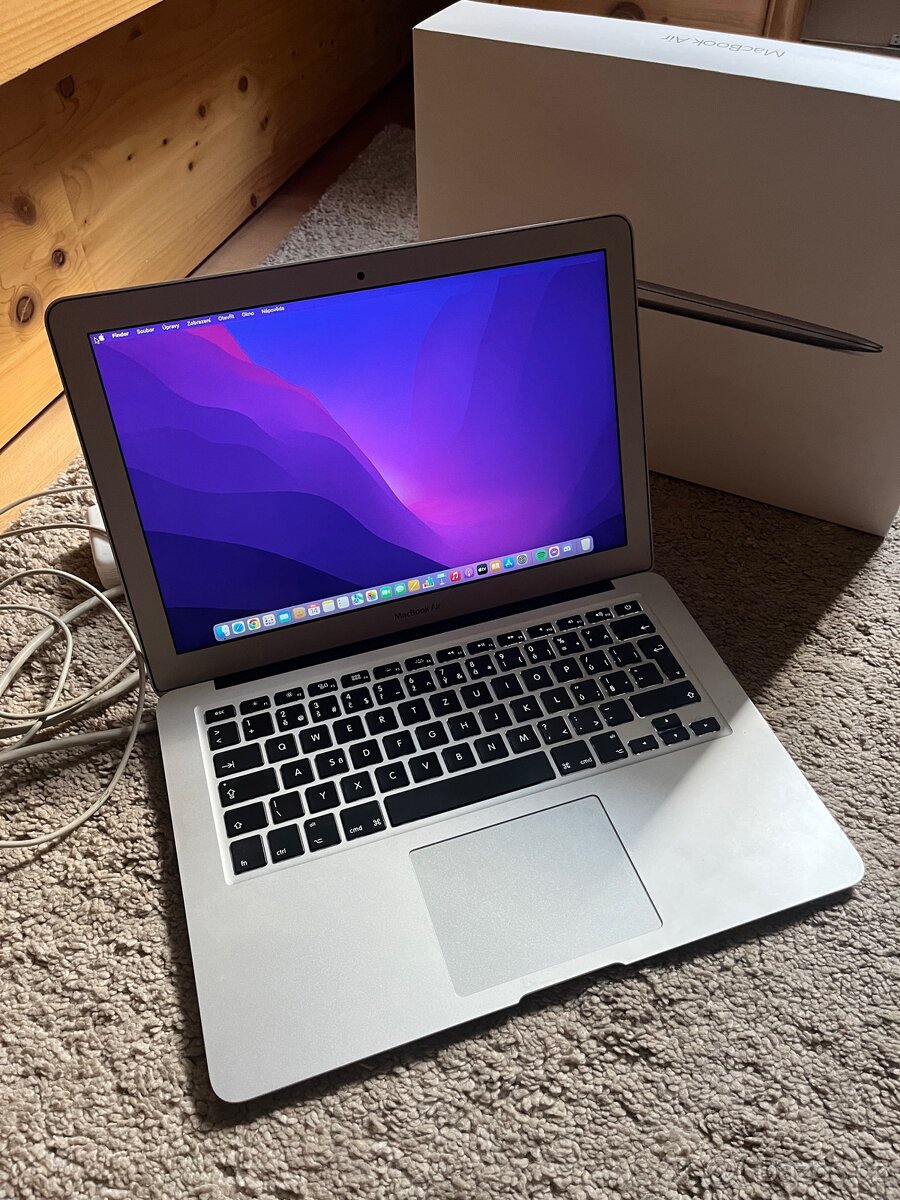 MacBook Air 13" Intel Core i5 (2015) 4GB 128GB stříbrný