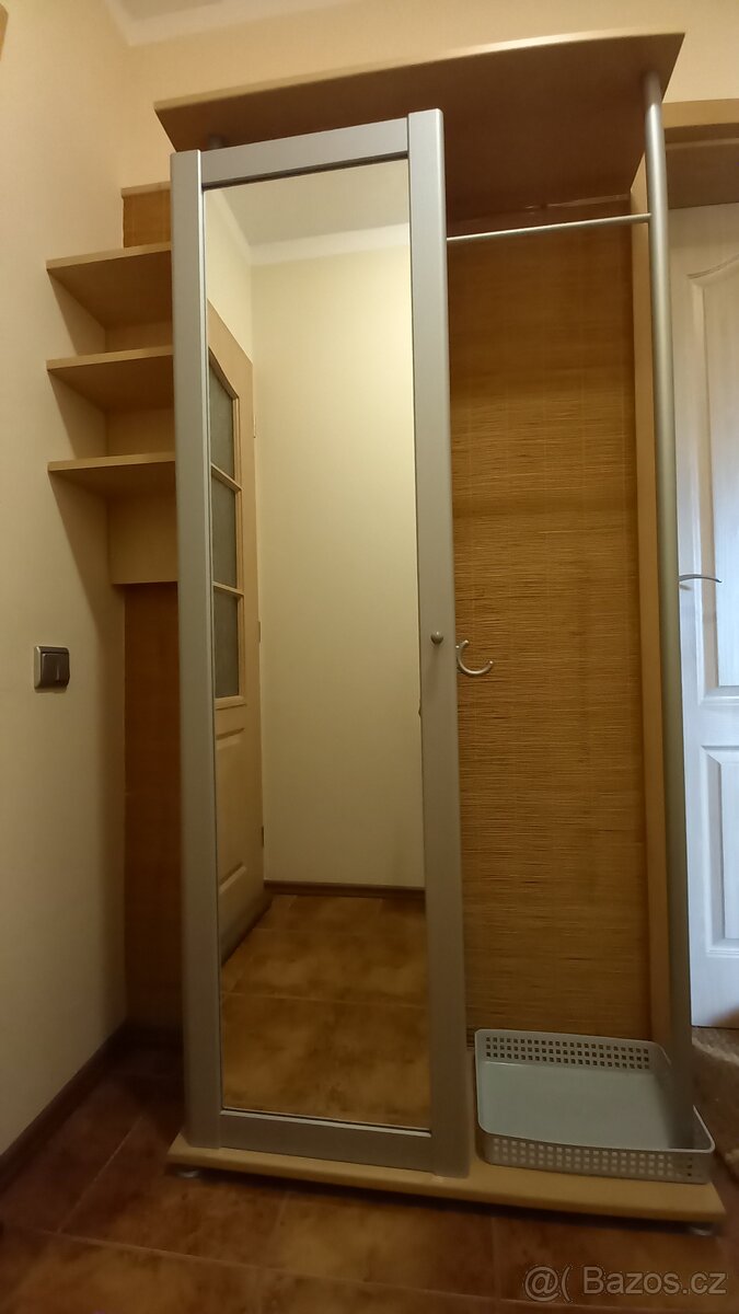 Předsíňová stěna