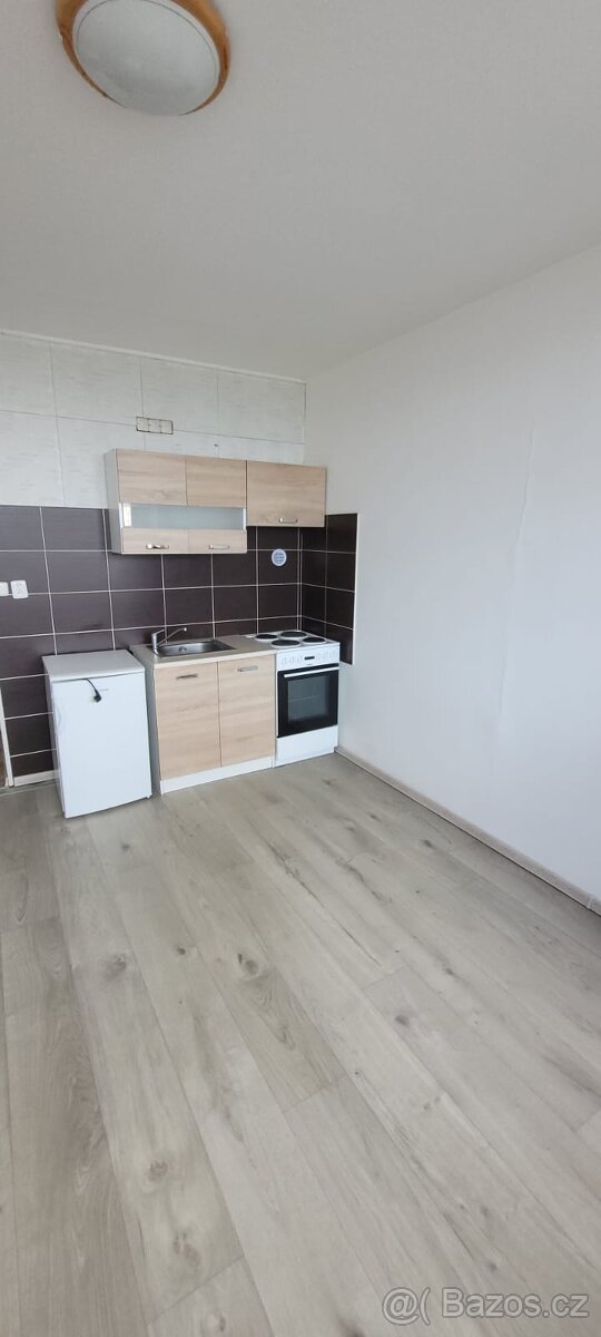 Pronajmu dlouhodobě nebo prodám byt 0+1 v mostě
