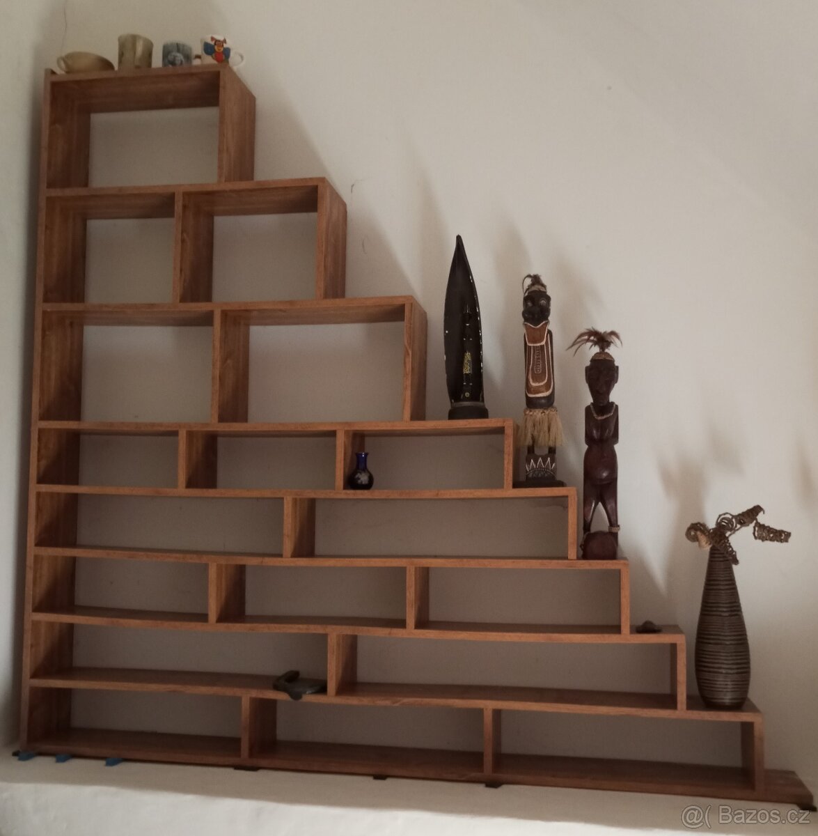 Knihovna délky 192,5 cm a výšky 180 cm