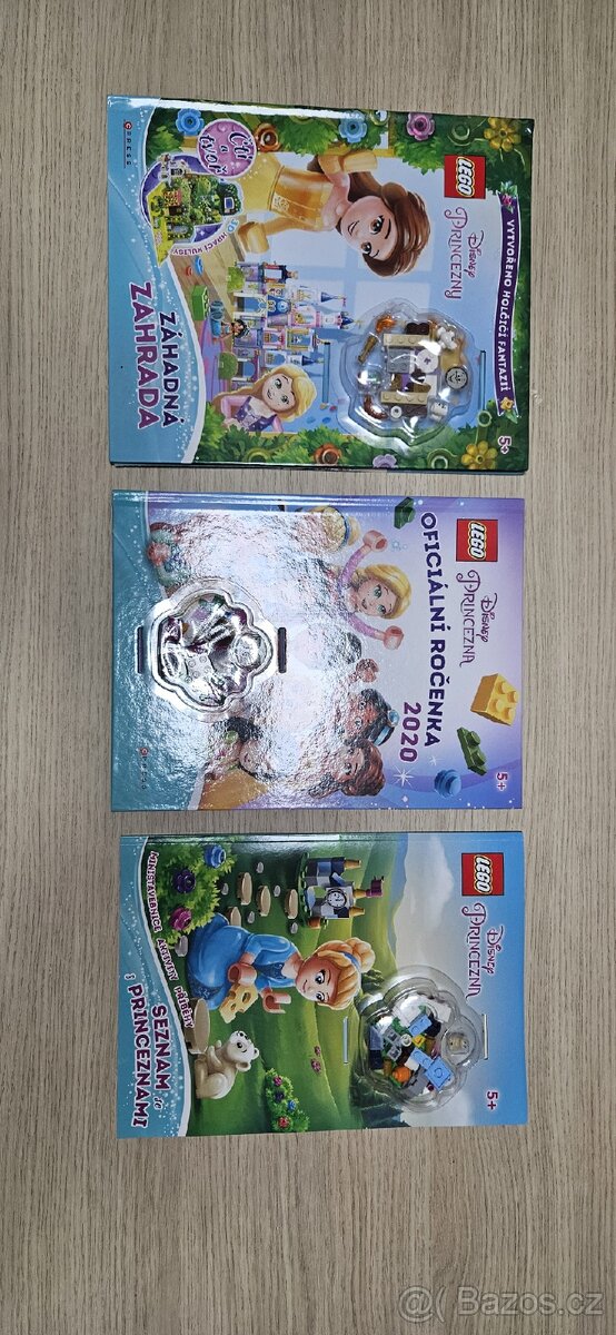Lego časopisy s figurkou.