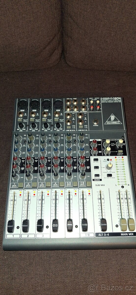 Behringer Xenyx 1204 mixážní pult