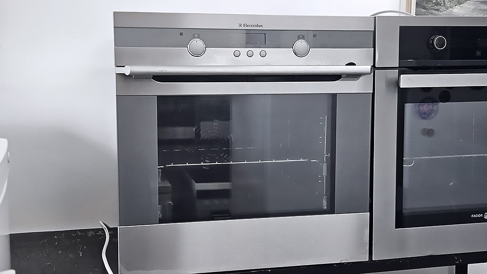 Horkovzdušná trouba ELECTROLUX, gril, design: nerez