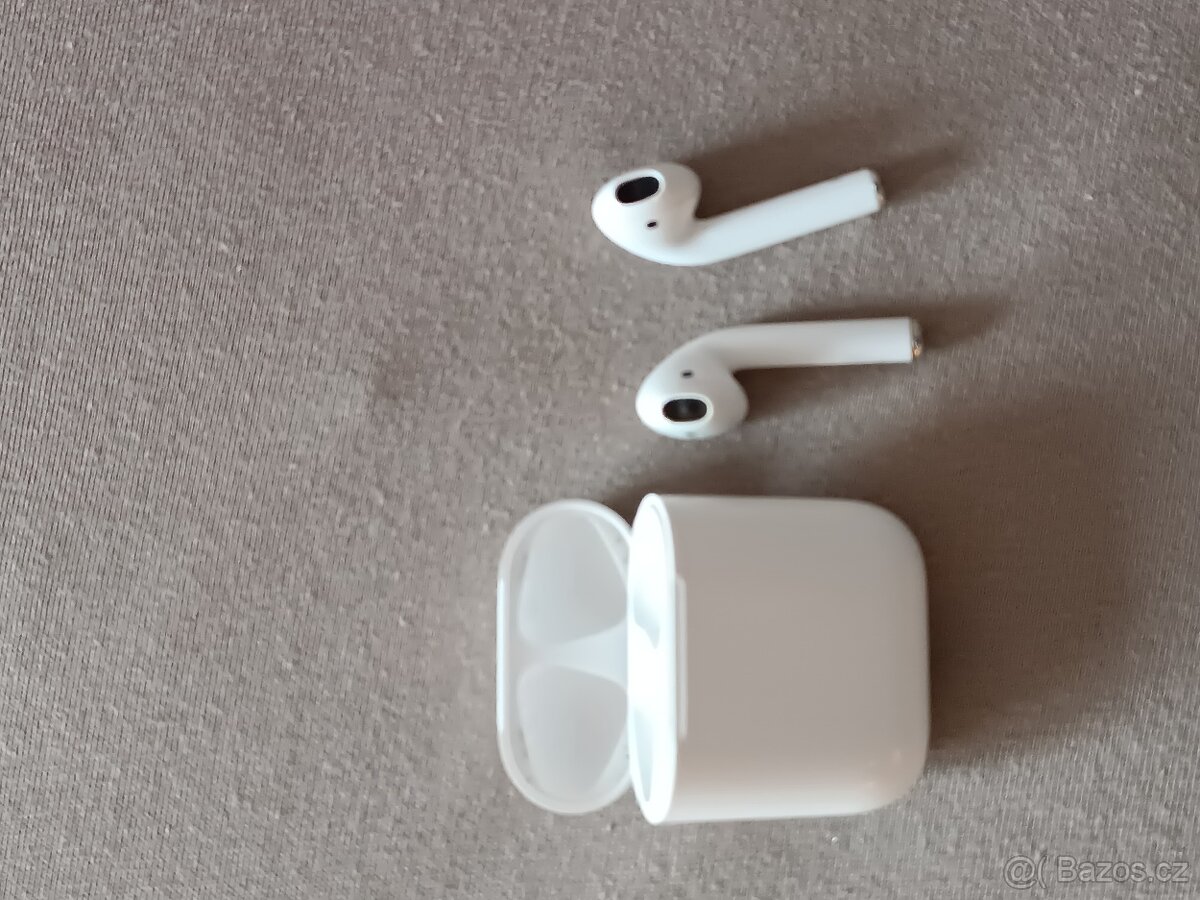 🎶 AirPods 1. generácie – čiastočne funkčný set Predám AirPo