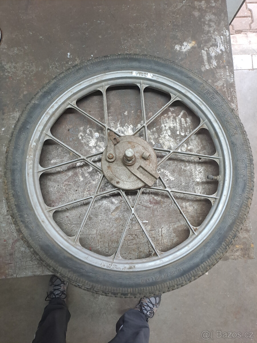 Prodám lité kolo na mopeda