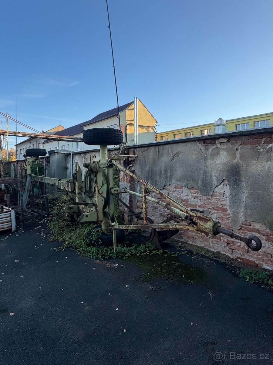 Fortschritt podvozek