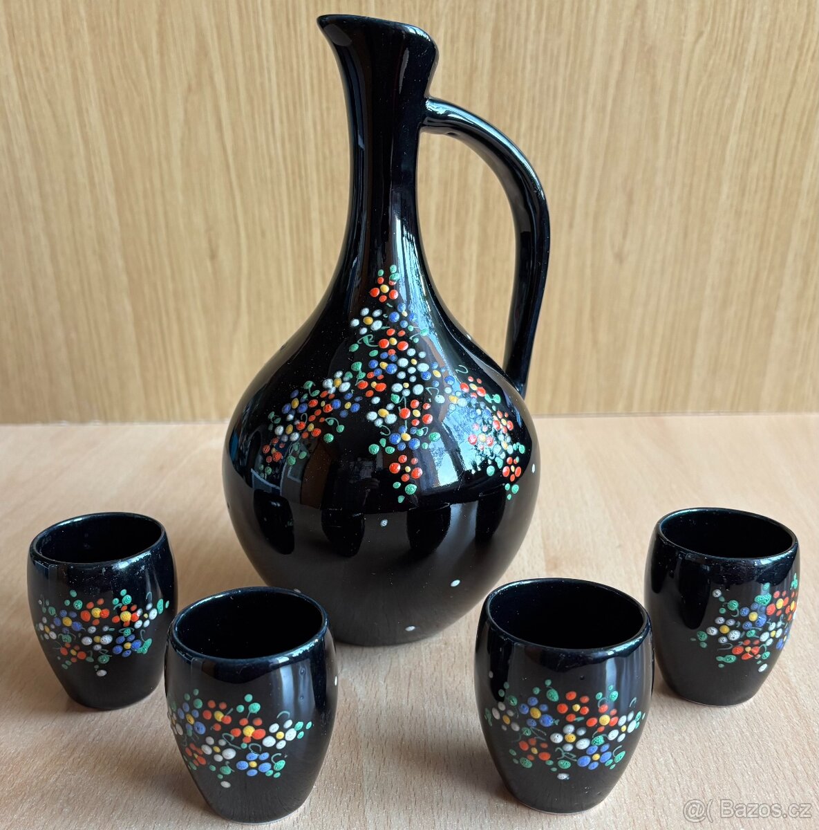 Souprava ručně zdobená