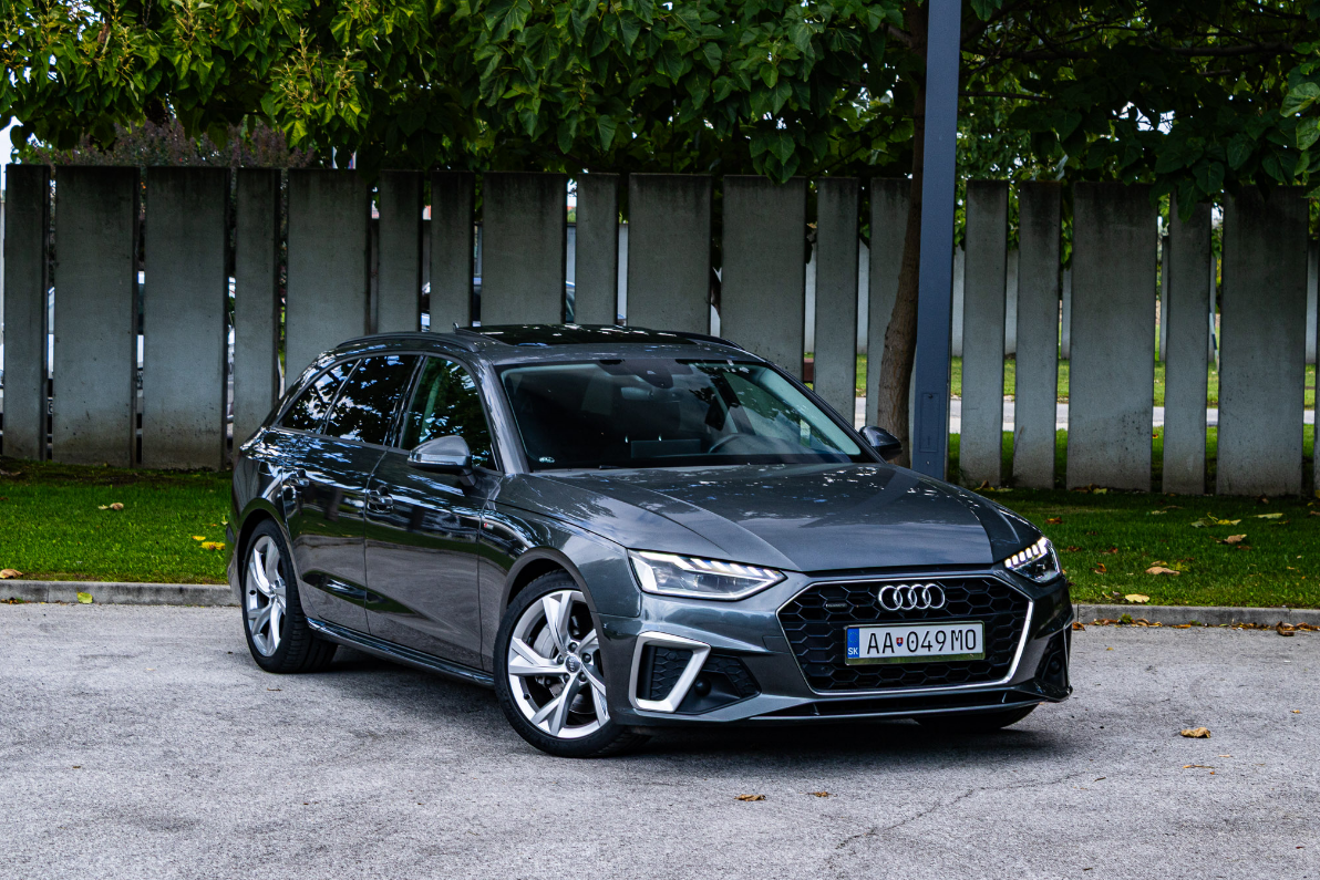 Audi A4 Avant 45 3.0 TDI S line quattro tiptronic / TOP STAV