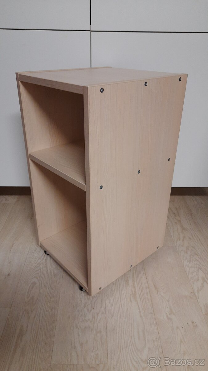 Skříňka na kolečkách (kontejner), noční stolek