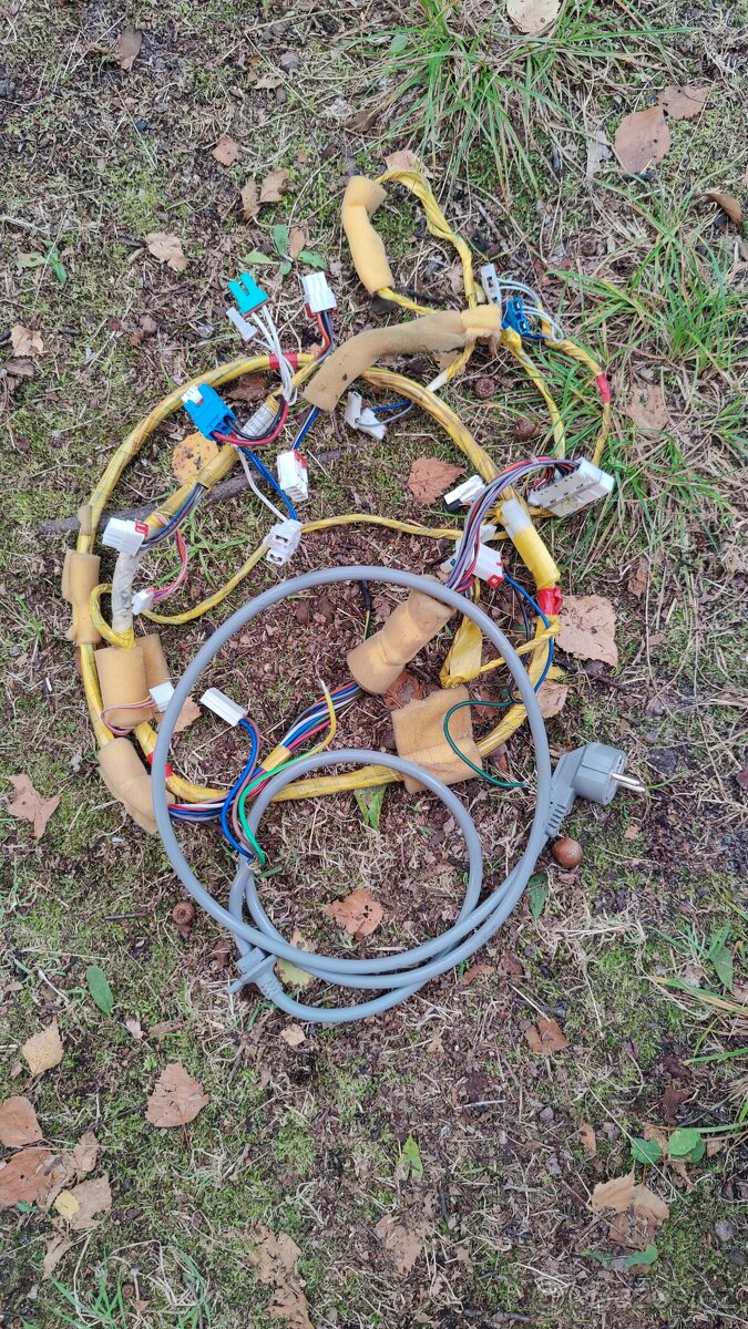 Elektro instalace a přívodní kabel pračka Samsung