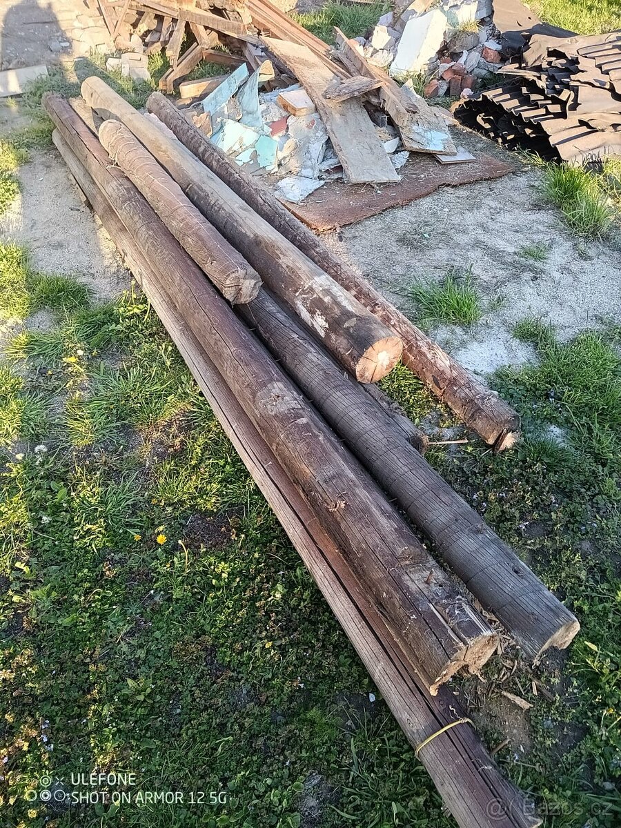 Chmelové trámy/sloupy