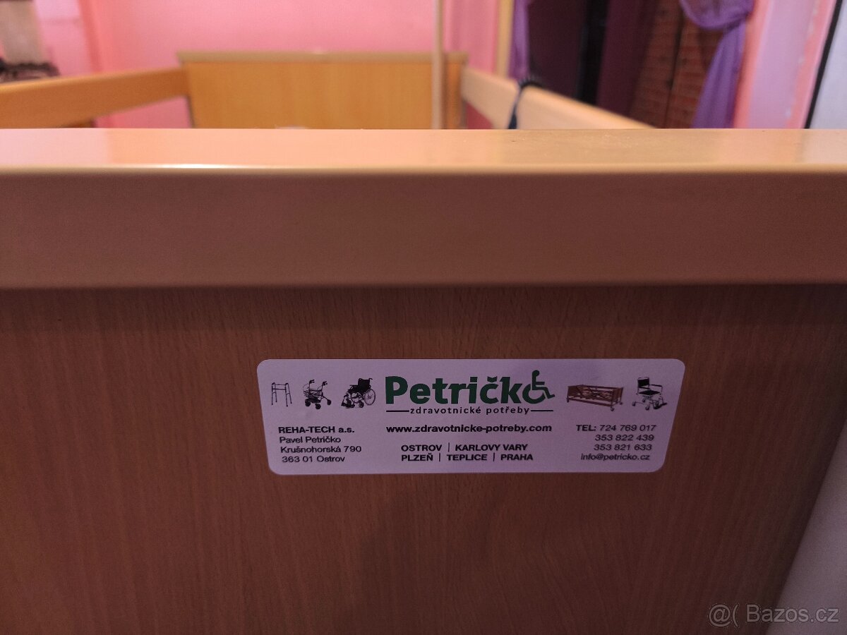 Polohovací elektrická postel